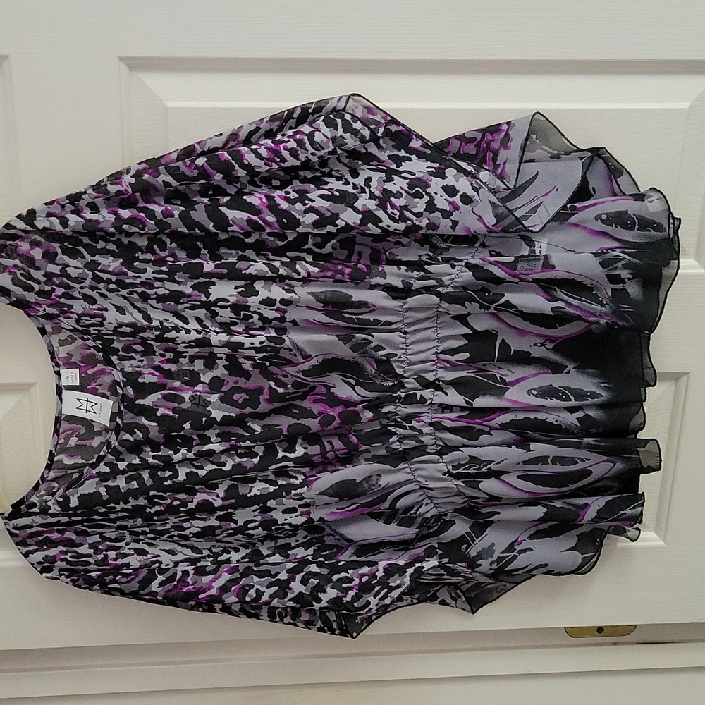 Chiffon draping top w matching camisole Grey black and purple abstract design M